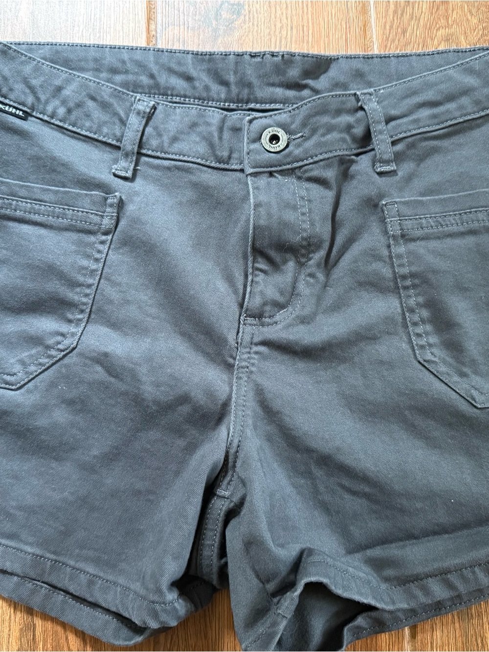 Kuhl Gray Cargo Shorts 4” /  womens 12